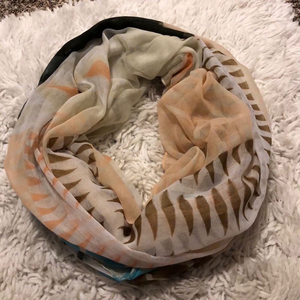 Infiniti Scarf